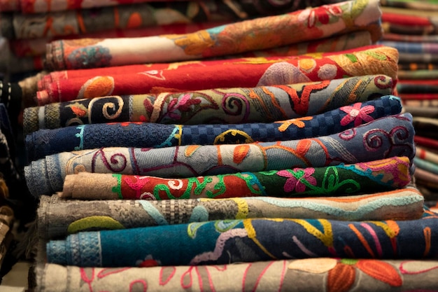 tecido de seda de cores diferentes
