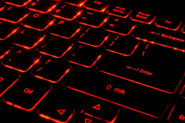 Teclado com luz de fundo vermelha