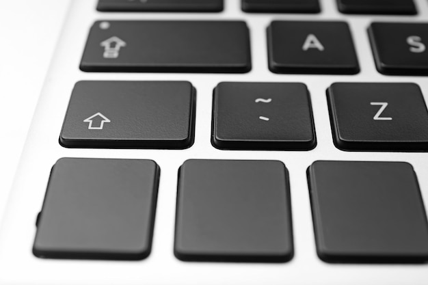 Teclado de computadora portátil moderno en primer plano concepto de búsqueda en Internet