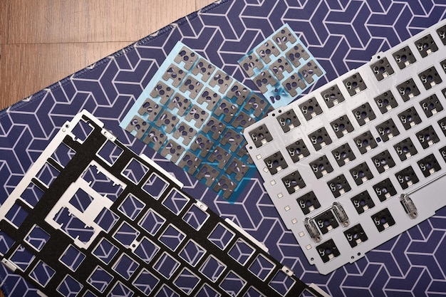 Teclado mecânico de desmontagem Teclado personalizado modificado com adesivos de teclado de interruptor PCB para ajustar o som de digitação