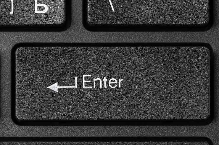 Foto teclado negro portátil de cerca