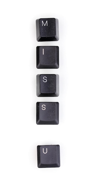 Teclas do teclado dizendo sinto sua falta isoladas no branco