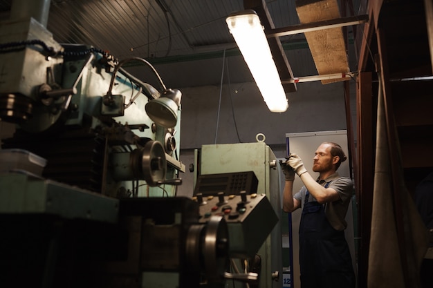 Técnico na fábrica