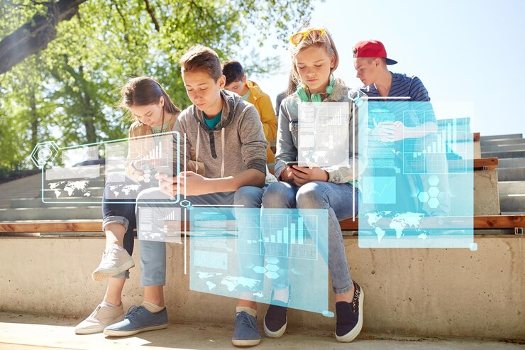 Foto tecnología, adicción a internet y concepto de personas: grupo de amigos adolescentes o estudiantes de secundaria con teléfonos inteligentes al aire libre a través de pantallas virtuales