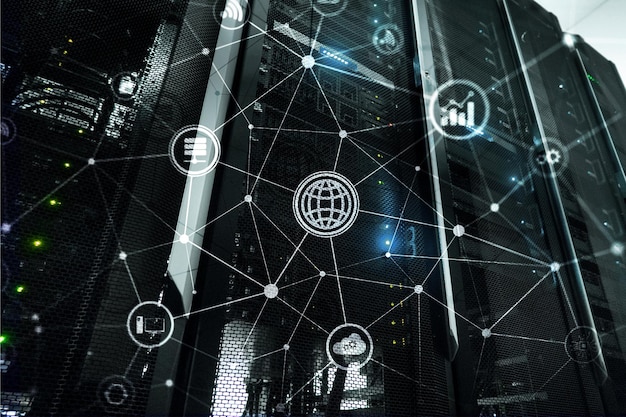 Tecnologia de informação e telecomunicações TIC e conceitos de internet das coisas IOT Diagramas com ícones em fundos de sala de servidores