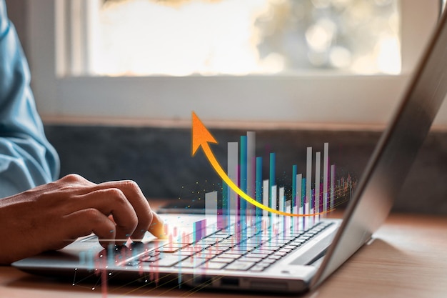 Tecnología de finanzas empresariales y comercio de inversiones inversor comerciante Fondos de inversiones bursátiles y activos digitales empresario analizando gráficos de comercio de divisas datos financieros