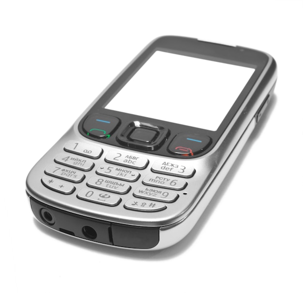 Foto tecnologia móvel. telefone celular moderno isolado no branco