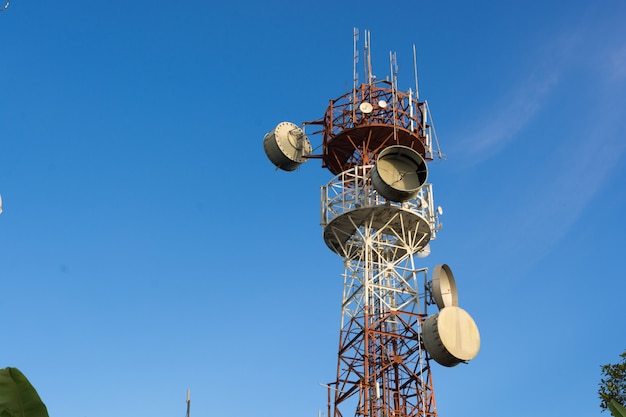 tecnologia sem fio de antenas de TV de mastro de telecomunicações