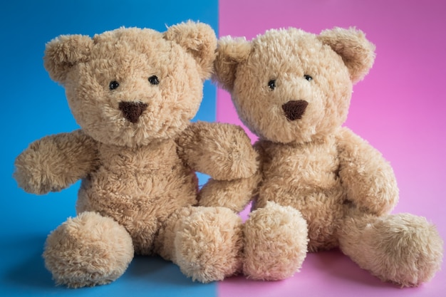 Teddy Bear Spielzeug allein mit Hintergrund