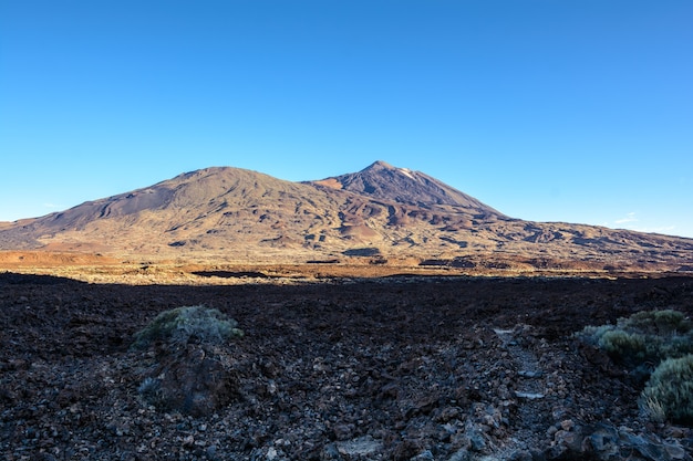 Teide-Berg, Teneriffa. Erstaunlicher Berg mitten auf der Insel. Beste Touristenattraktion der Kanarischen Inseln.