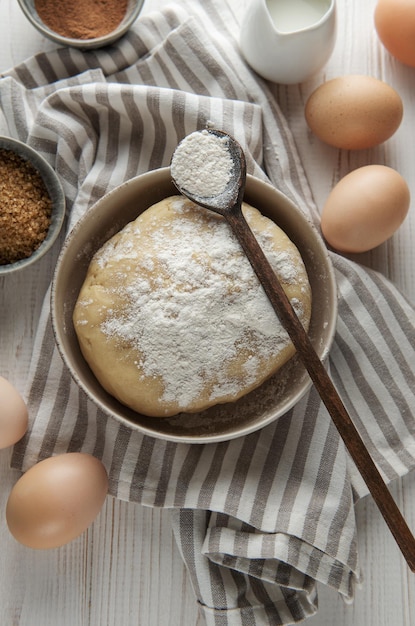 Teig zum Backen vorbereiten