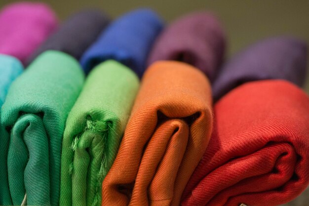 Tela de seda de varios colores diferentes