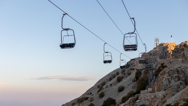 Teleférico e vista da montanha