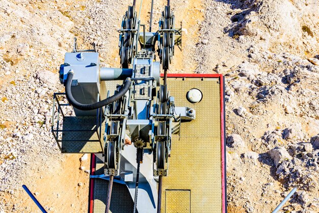 Teleférico en la montaña Tahtali, no lejos de la ciudad de Kemer, provincia de Antalya, Turquía Primer plano de la cabina de pasajeros