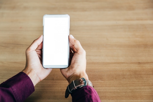 telefone celular com tecnologia de tela em branco e conceito de estilo de vida.