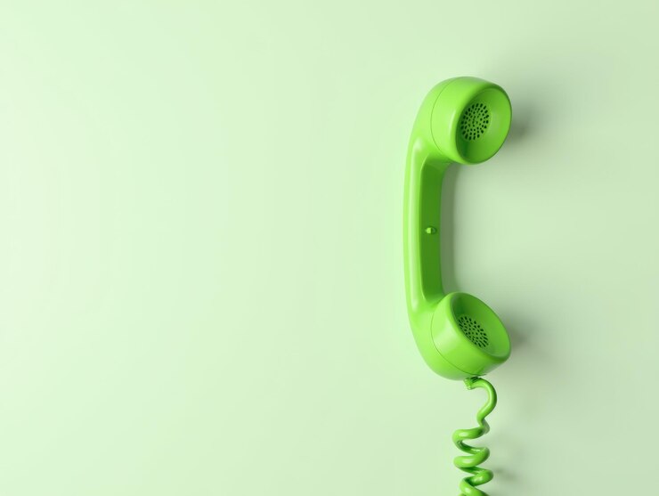 Foto telefone verde vibrante em fundo claro perfeito para suas idéias de texto criativo