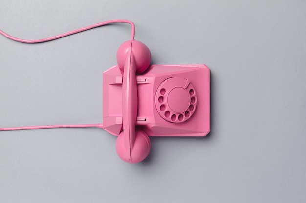 Telefone vintage na cor de fundo