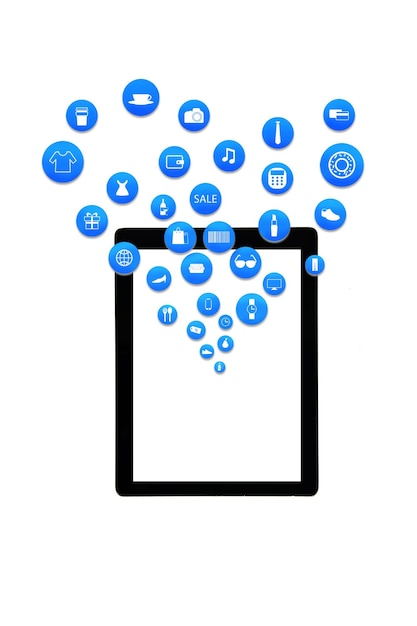 Teléfono inteligente o tableta sobre fondo blanco con conjunto de iconos de compras o conjunto de iconos de productos Koncept compras en línea