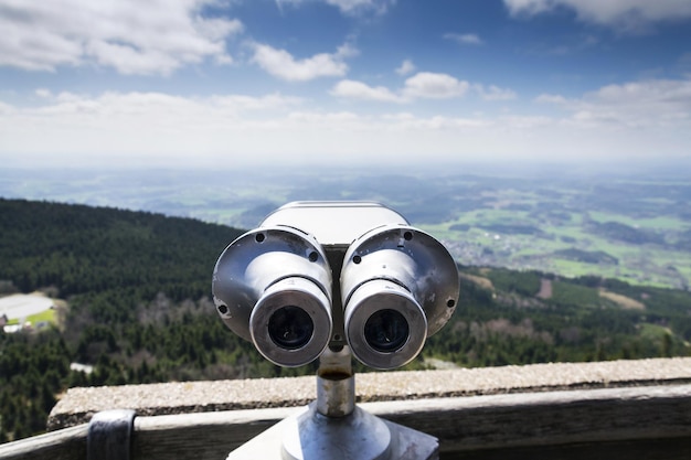 Telescopio público vista desde la montaña Jested cerca de Liberec República Checa