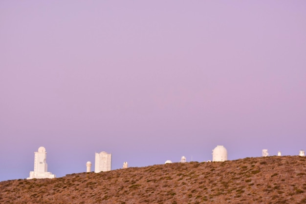 Telescópios do Observatório Astronômico de Teide em Tenerife, Espanha.