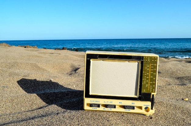 Televisão na Praia de Areia