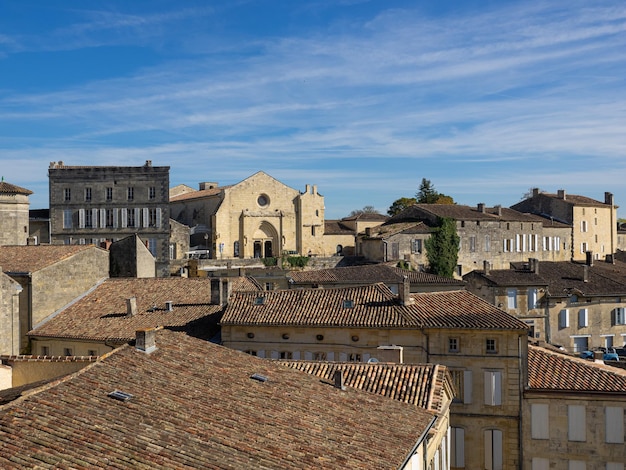 Telhados de Saint Emilion Um Património Mundial da Unesco panorâmico de Saint Emilion França