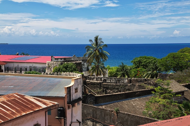 Telhados na cidade de Stone Town, Zanzibar, Tanzânia