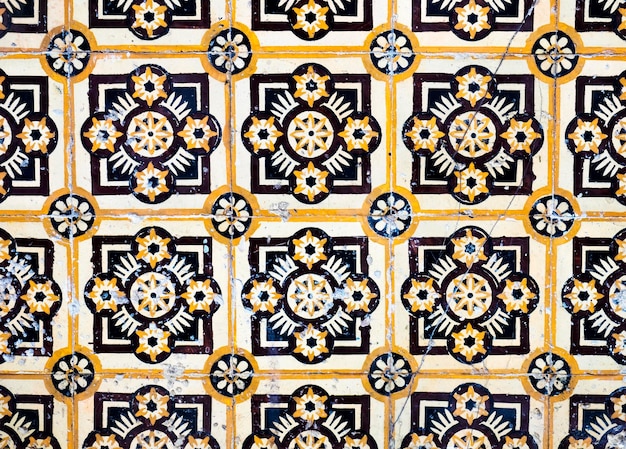 Telhas de cerâmica portuguesas vintage tradicionais