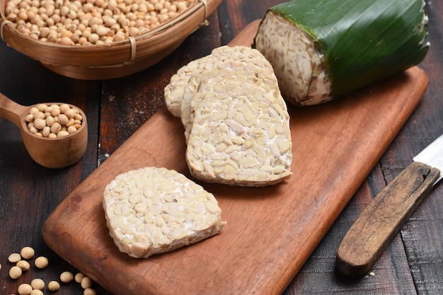 tempeh comida tradicional de Indonesia hecha de soja fermentada