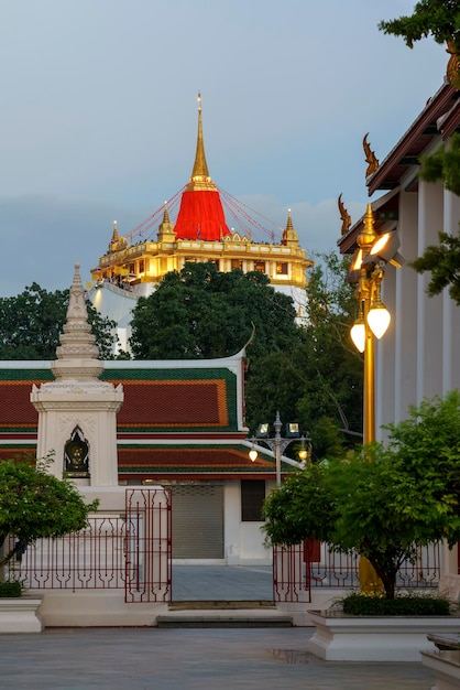 Tempel des Goldenen Berges oder Phu Khao Thong im Wat Saket Ratcha Wora Maha Wiha Bangkok Thailand