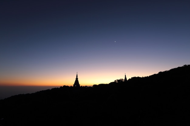 Tempel im Sonnenaufgang