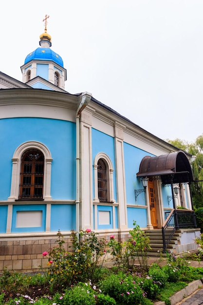 Tempel zu Ehren der Wladimir-Ikone der Gottesmutter des Optina-Klosters Optina Pustyn, wörtlich Optas Einsiedelei, ist ein ostorthodoxes Kloster in der Nähe von Kozelsk in Russland