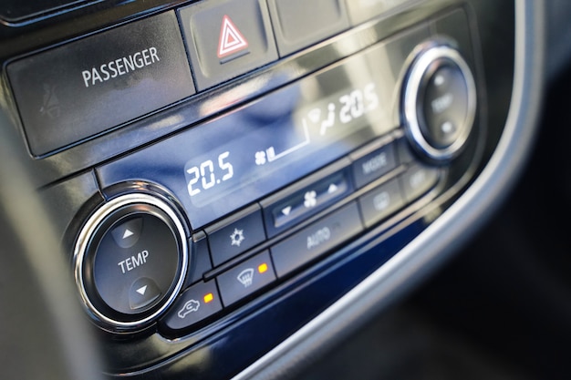 Temperaturtaste und Klimatisierung in einem Auto