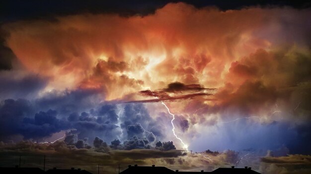 Foto tempestade de verão colorida