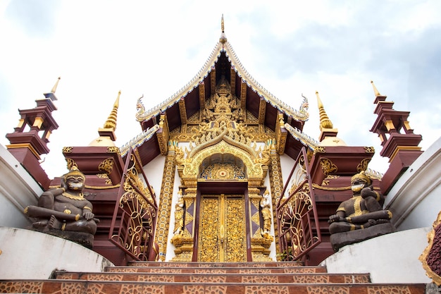Temple Monthian em Chiangmai Tailândia para a cultura do budismo
