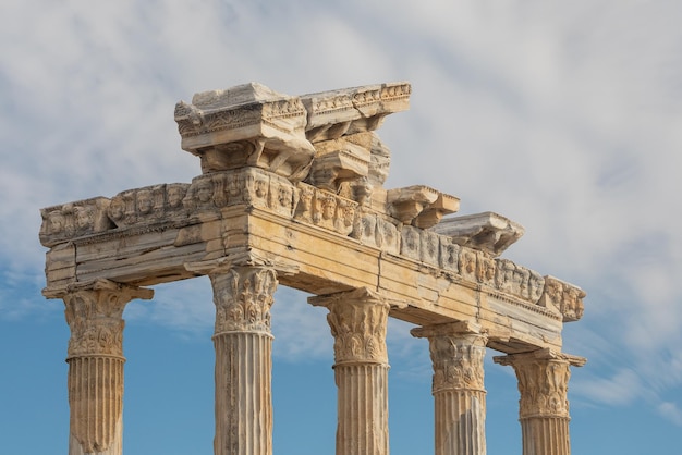 Templo de Apolo en la antigua ciudad de Side en la región de Antalya en la costa mediterránea de Turquía