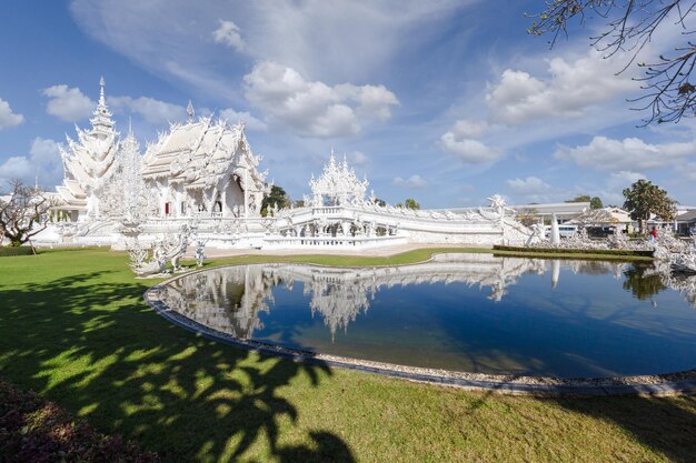 Templo Blanco, Wat Rong Khun en la provincia de Chiang Rai, Tailandia