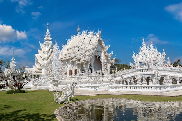 Templo Branco em Chiang Rai, Tailândia