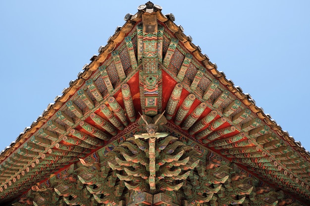 Foto templo budista de corea antiguo techo de pintura tradicional