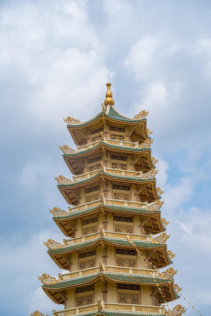 Templo budista en Vietnam Dai Tong Lam Hermosa arquitectura presbiterio templo Dai Tong Lam