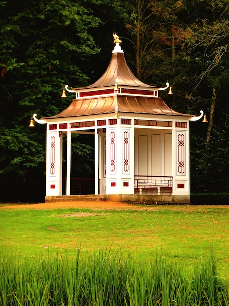 Templo chino en el parque de wrest Bedfordshire