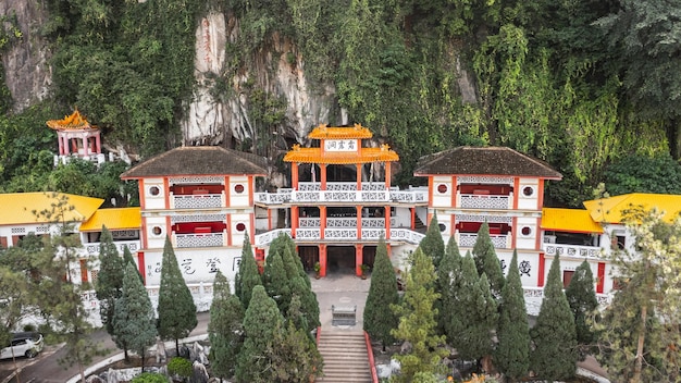 Foto templo da caverna de perak em ipoh