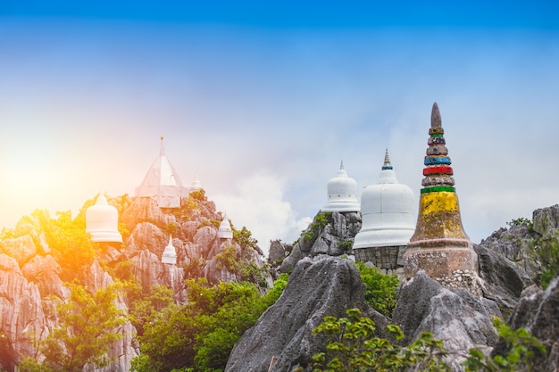 Templo da montanha no lugar do curso de lampang tailândia em wat prajomklao rachanusorn.