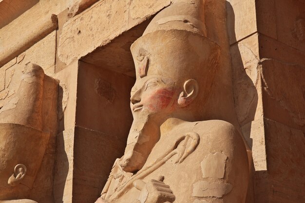 Templo da rainha hatshepsut em luxor, egito