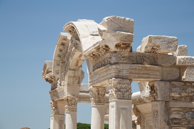 Templo de Adriano na cidade antiga de Éfeso