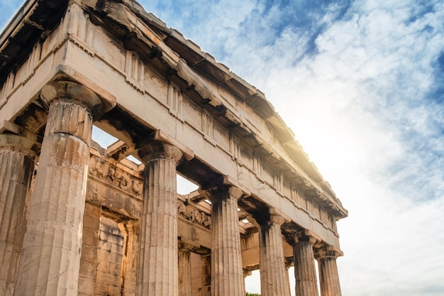 Templo de Hefesto com colunata dórica na antiga ágora atenas grécia arquitetura grega antiga