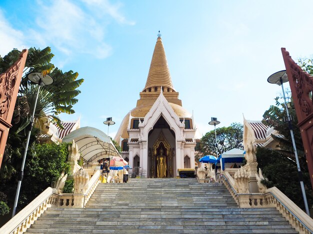 Templo de phra pathom chedi, nakhon pathom, tailândia.