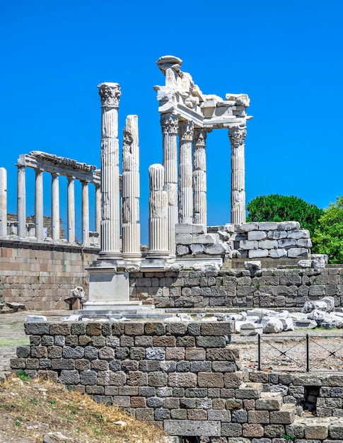 Templo de Dionisos en la ciudad antigua de Pérgamo, Turquía