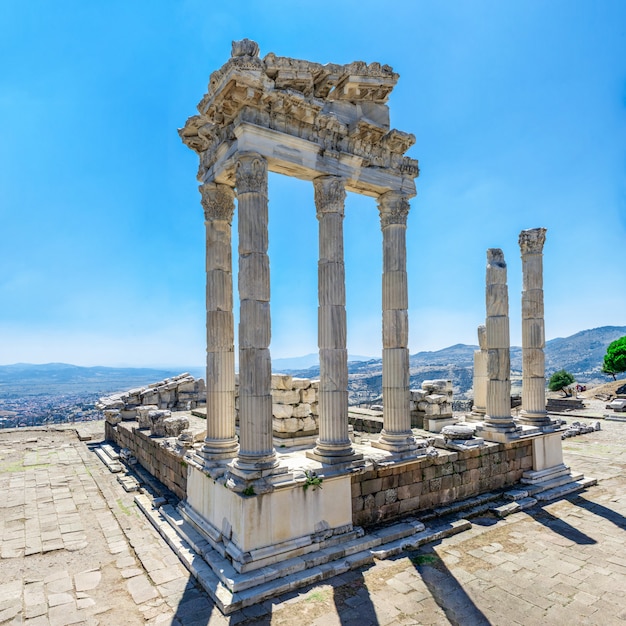 Templo de Dionisos en la ciudad antigua de Pérgamo, Turquía