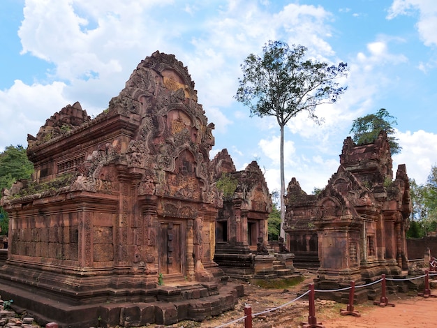 Templo do arenito vermelho de Banteay Srei